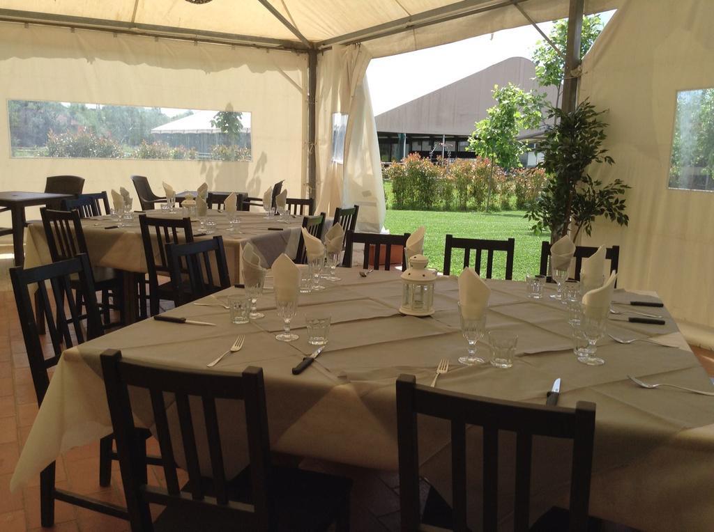 La Scuderia Hotel Sarzana Buitenkant foto