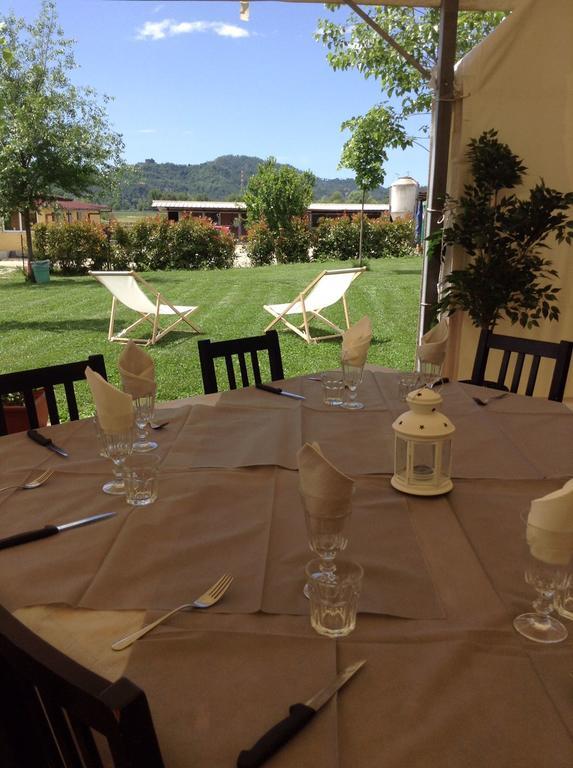 La Scuderia Hotel Sarzana Buitenkant foto